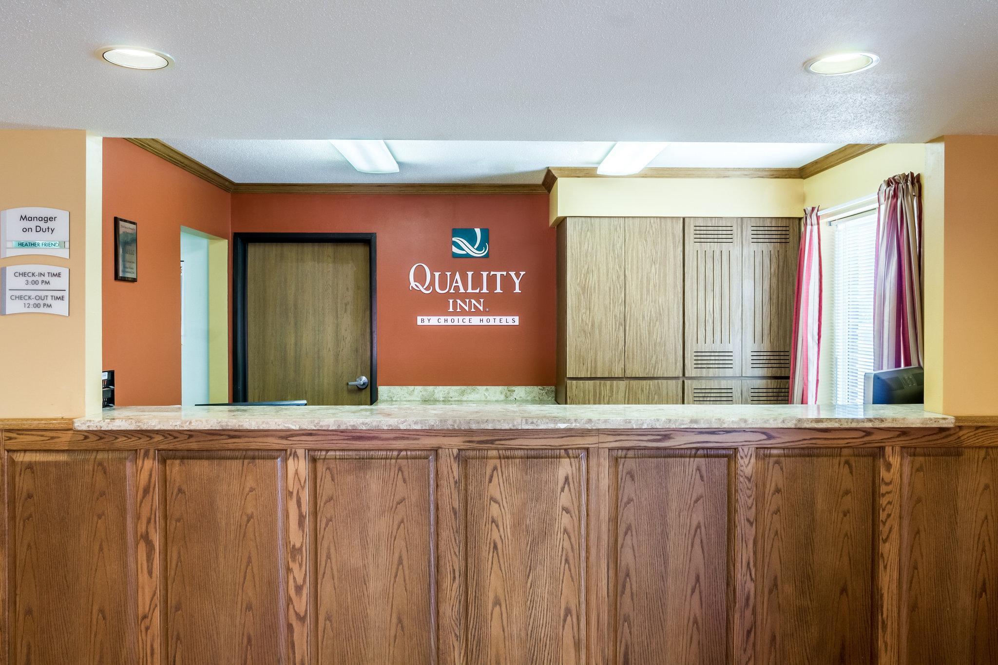 Quality Inn Huron Exteriör bild